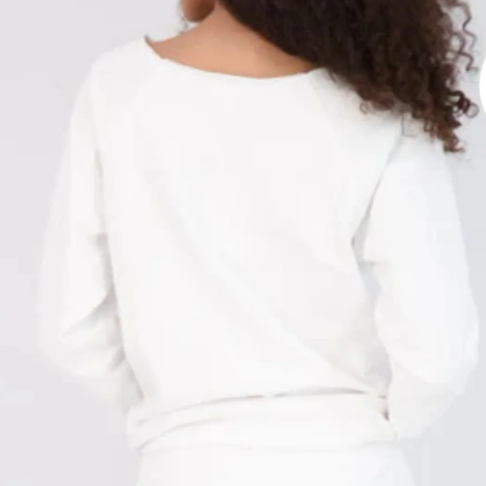 LEALLO Off The Shoulder Pullover - Picture 5 of 5